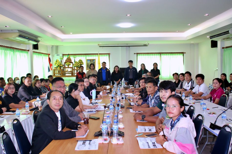 อบต.วังบาล ร่วมประชุมสร้างการรับรู้ความเข้าใจ เพื่อสำรวจข้อมูลการช่วยเหลือประชาชนในเขตที่ดินของรัฐให้เข้าถึงสาธารณูปโภคไฟฟ้าและประปา